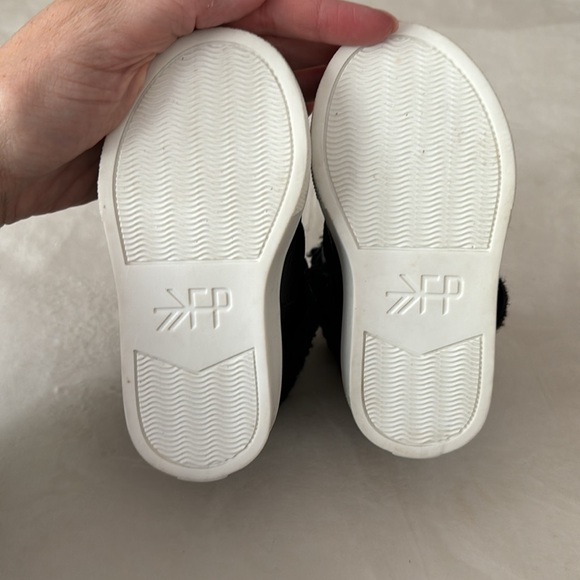 EUC! Freshly Picked Ebony Sherpa Boot, sz 6 (little kid) - Picture 9 of 9